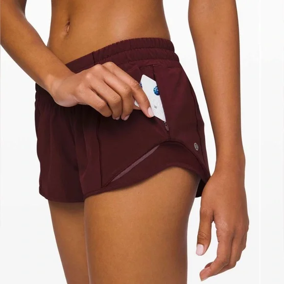 Lululemon Hotty Hot 2.5” Shorts - Picture 6 of 12